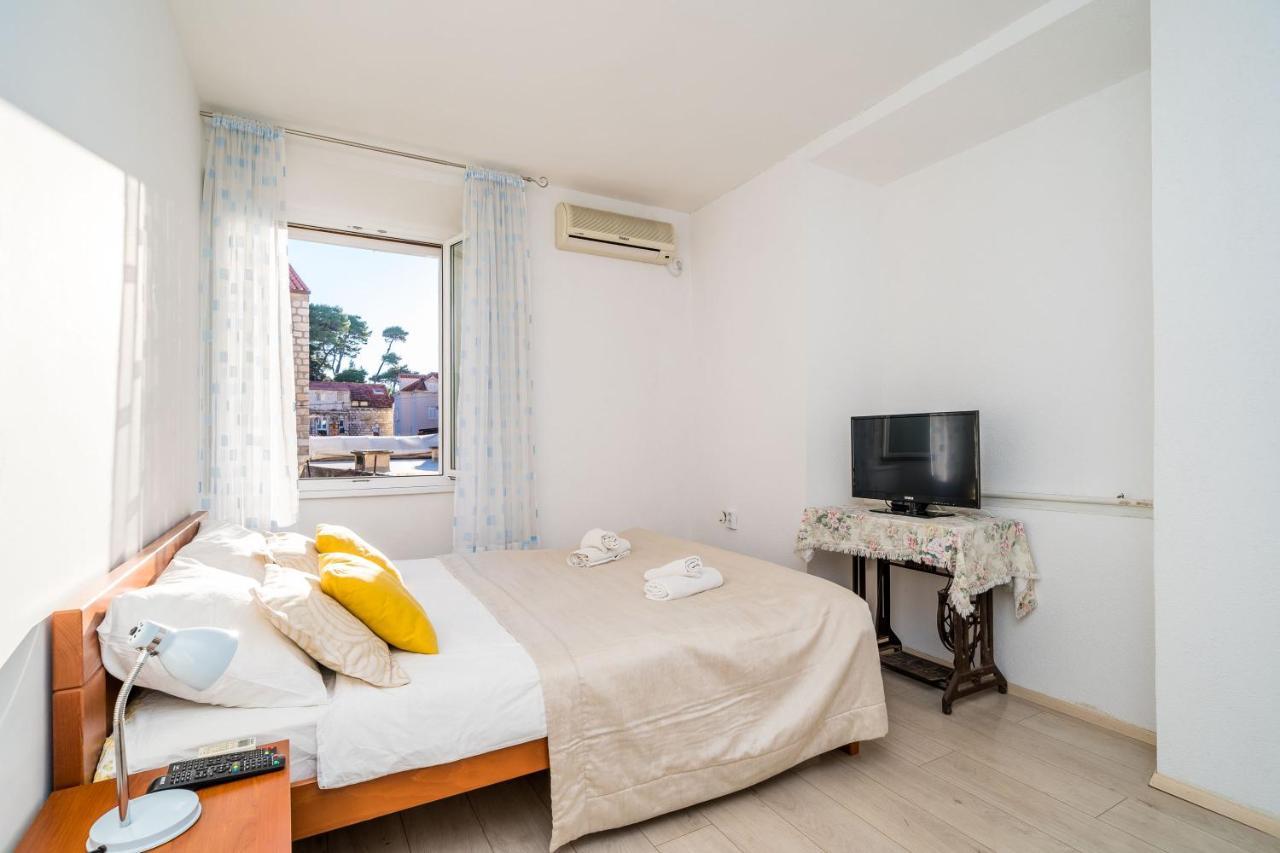 Deluxe Rooms With A Terrace View At Old City Gate Ragusa Esterno foto