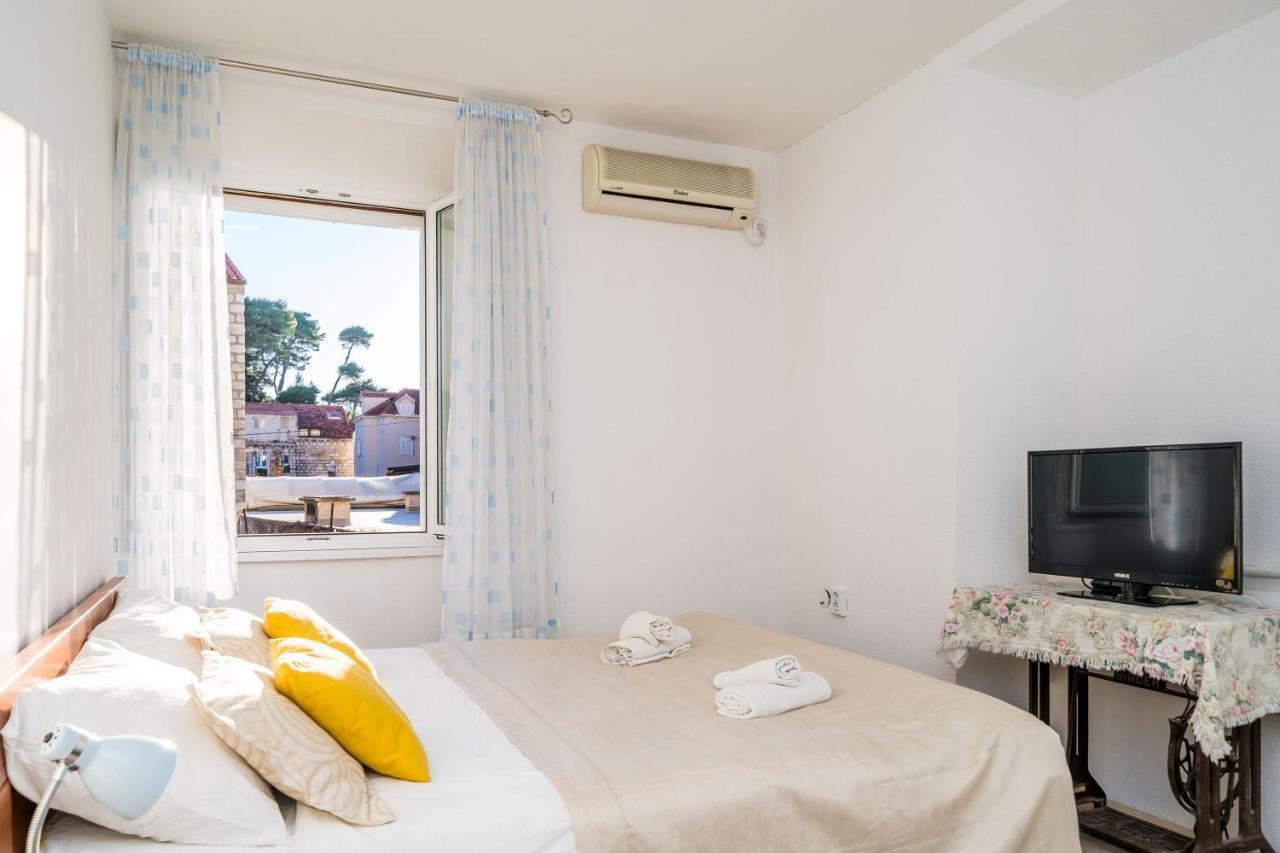 Deluxe Rooms With A Terrace View At Old City Gate Ragusa Esterno foto