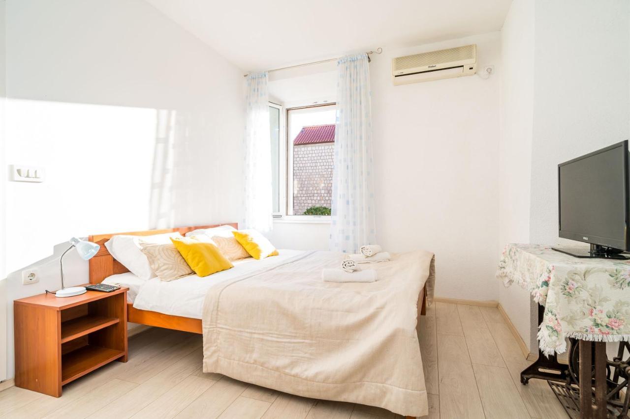 Deluxe Rooms With A Terrace View At Old City Gate Ragusa Esterno foto