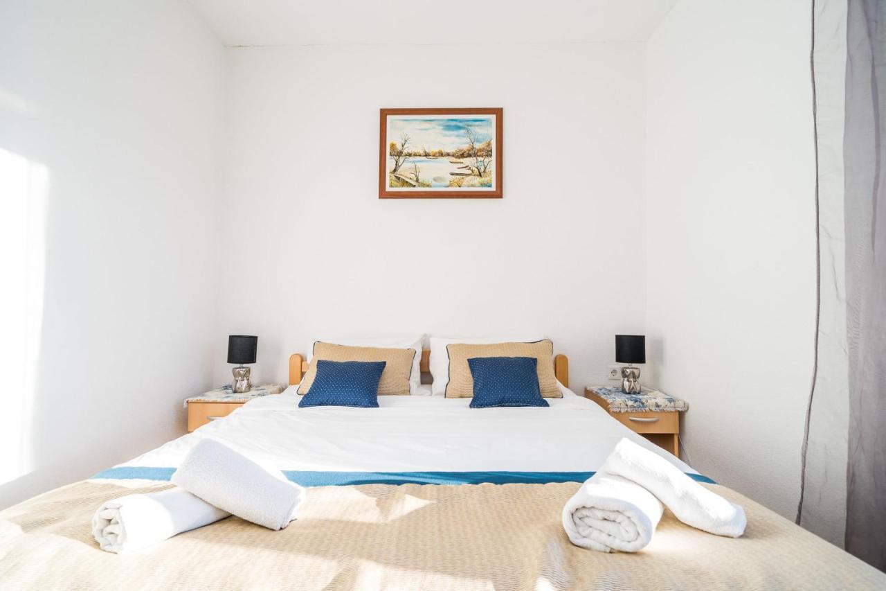 Deluxe Rooms With A Terrace View At Old City Gate Ragusa Esterno foto