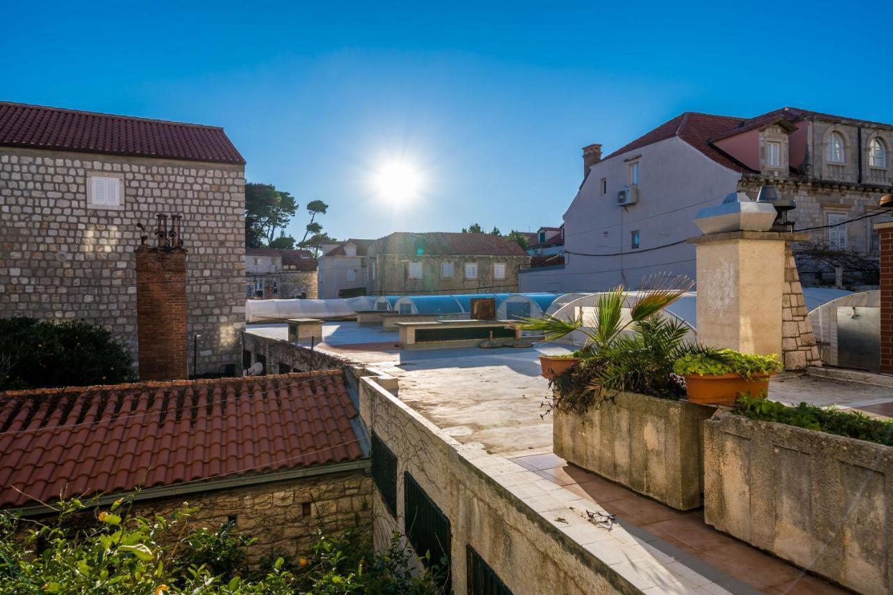 Deluxe Rooms With A Terrace View At Old City Gate Ragusa Esterno foto