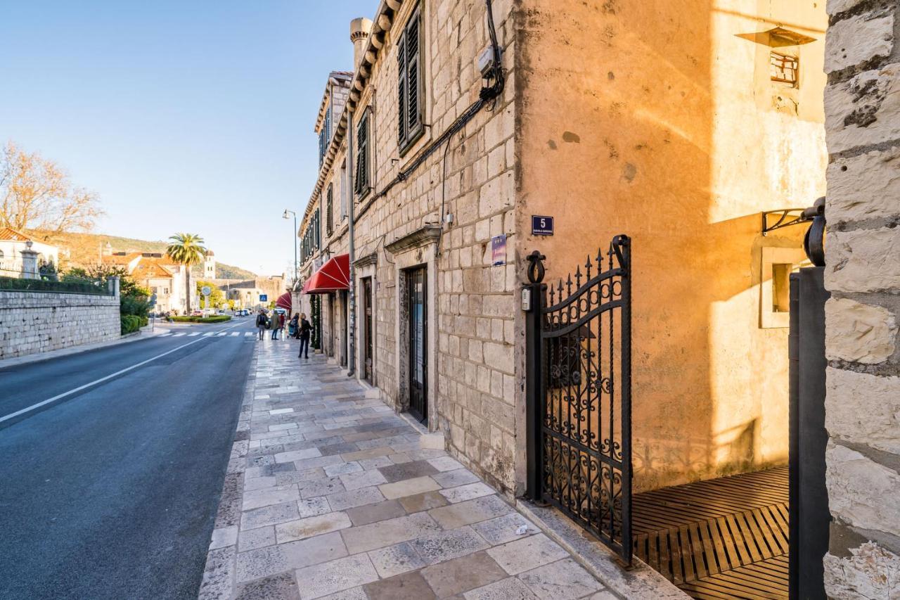 Deluxe Rooms With A Terrace View At Old City Gate Ragusa Esterno foto